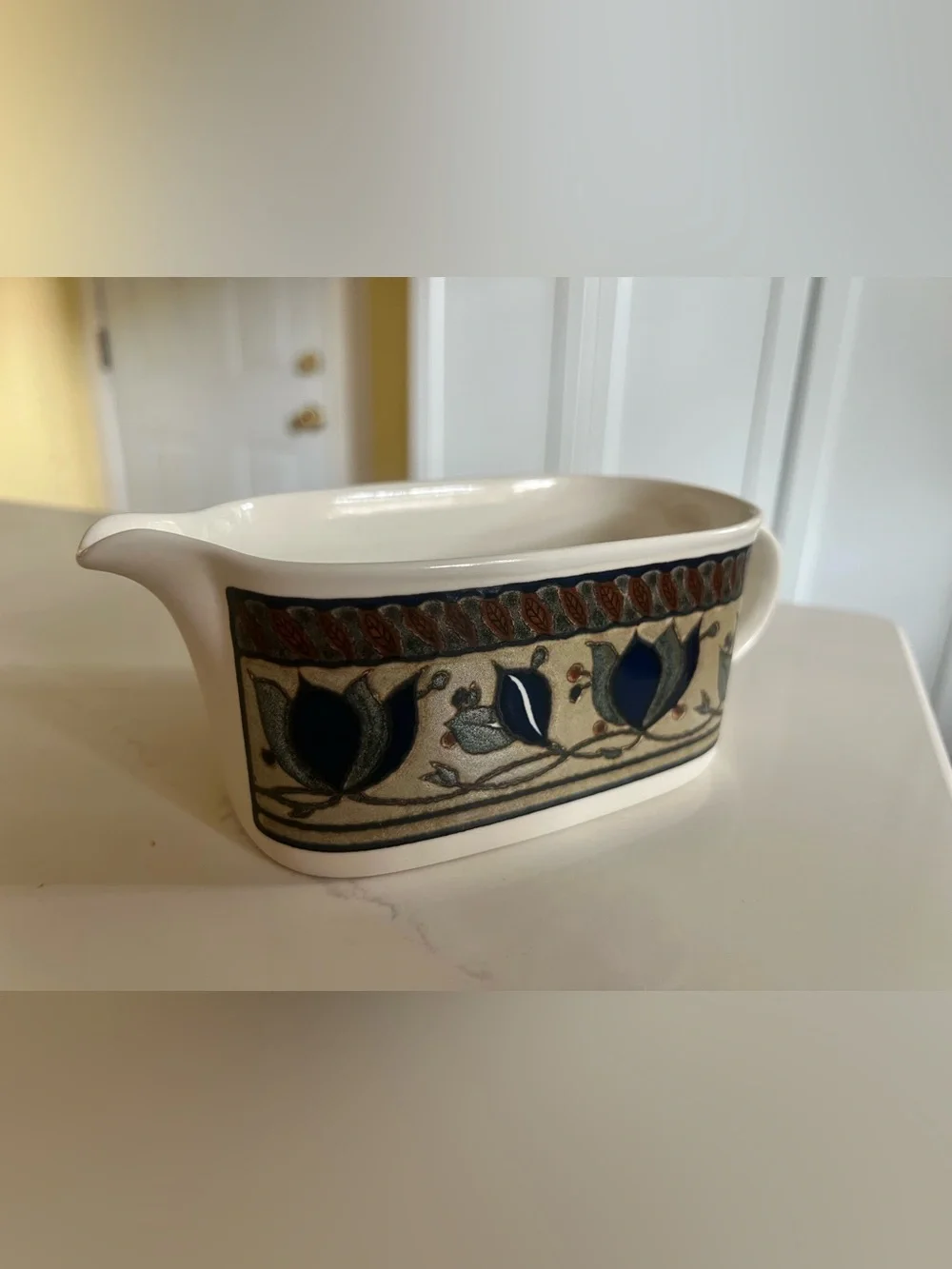 Mikasa Intaglio Arabella Gravy Boat Botanical Band